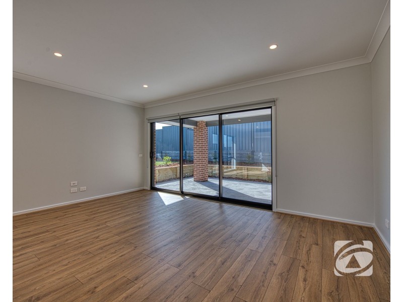 7 Platypus Street, Nar Nar Goon VIC 3812