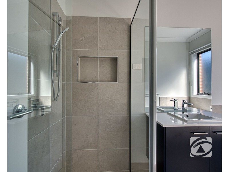 7 Platypus Street, Nar Nar Goon VIC 3812