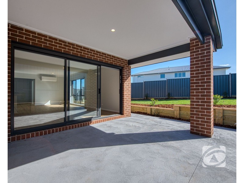 7 Platypus Street, Nar Nar Goon VIC 3812
