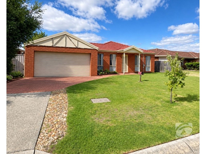 9 Wisteria Court, Pakenham VIC 3810