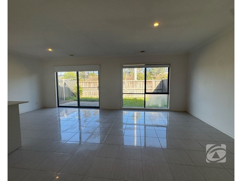 12 Fitzroy Street, Pakenham VIC 3810