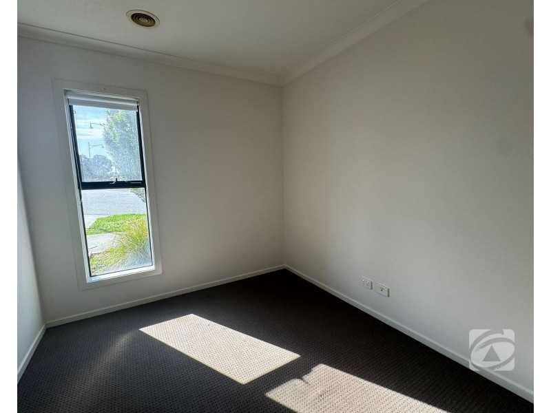 12 Fitzroy Street, Pakenham VIC 3810