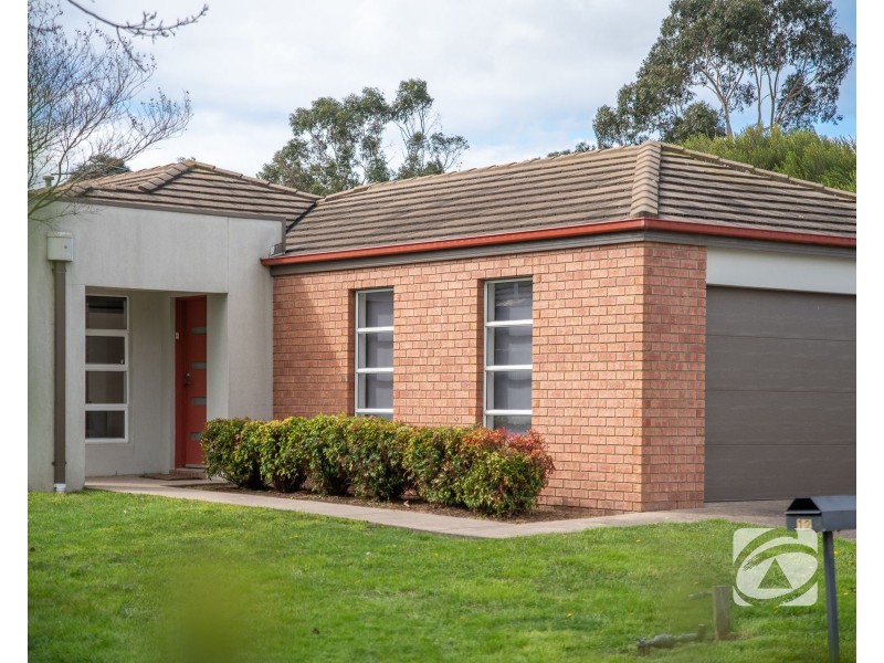 12 Marquis Court, Pakenham VIC 3810