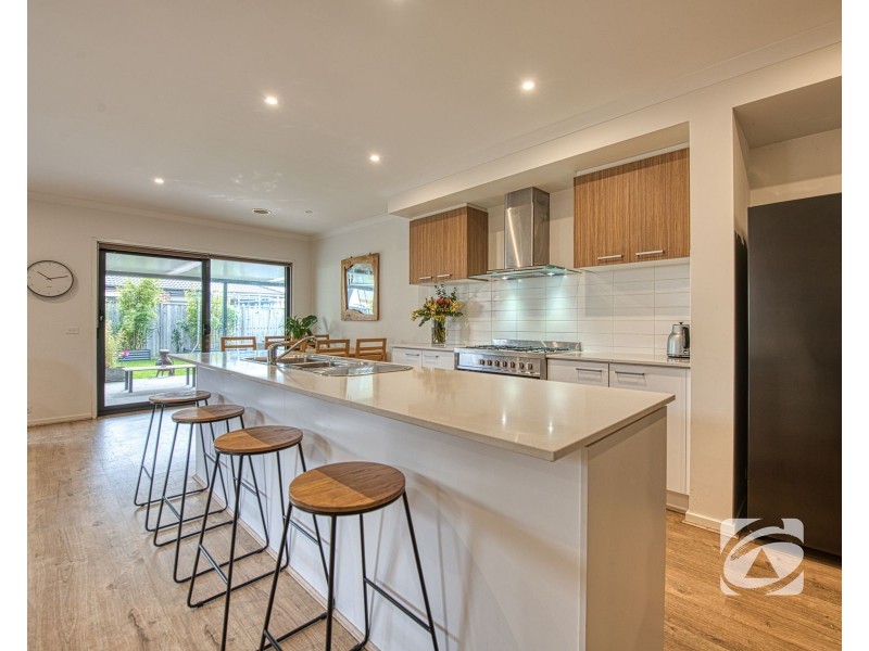 21 Firewheel Road, Officer VIC 3809