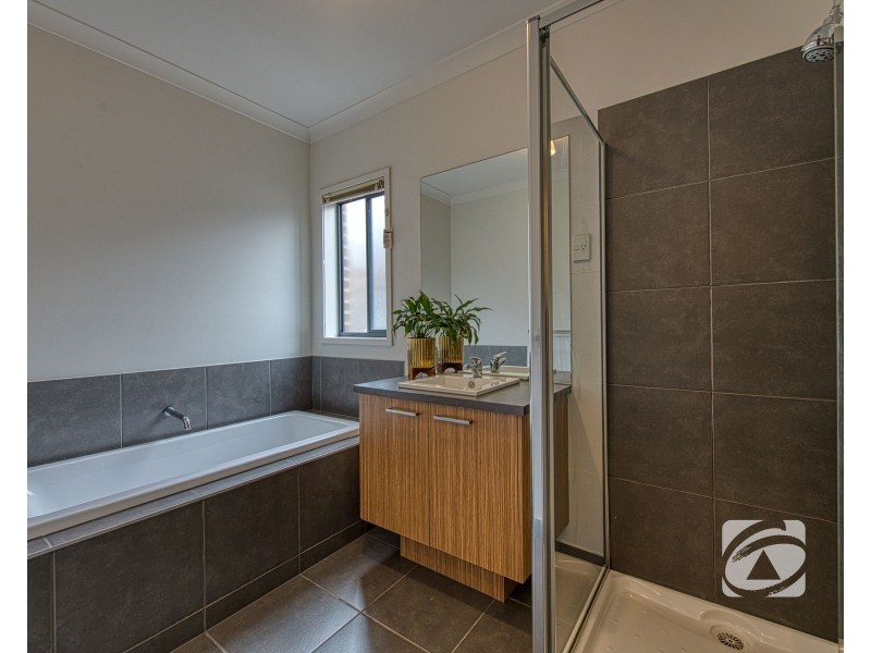 21 Firewheel Road, Officer VIC 3809