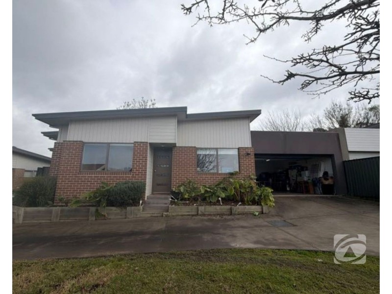 1/11 Spaniel Lane, Pakenham VIC 3810