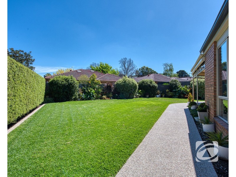 10 Sumner Court, Berwick VIC 3806