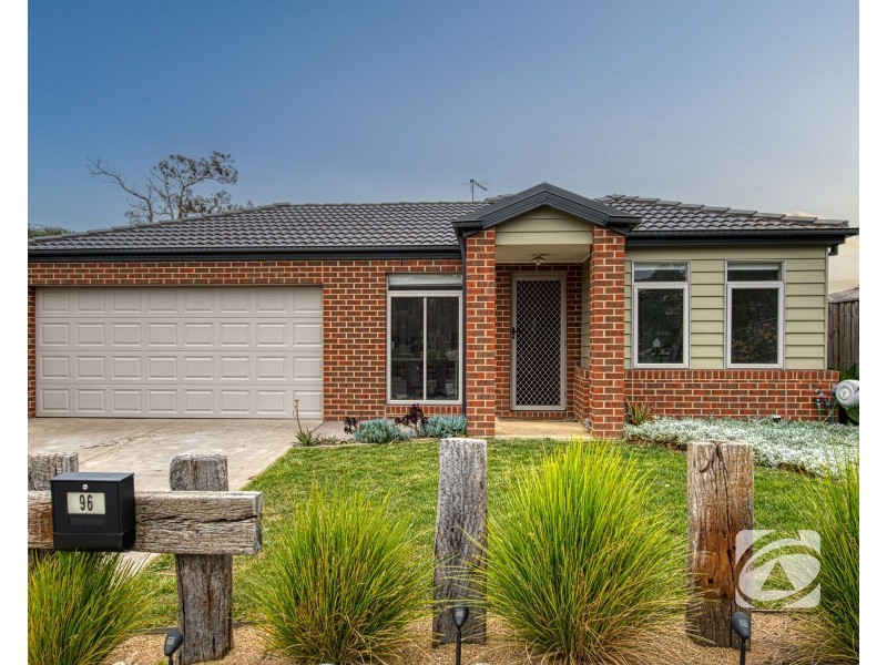 96 Ahern Road, Pakenham VIC 3810
