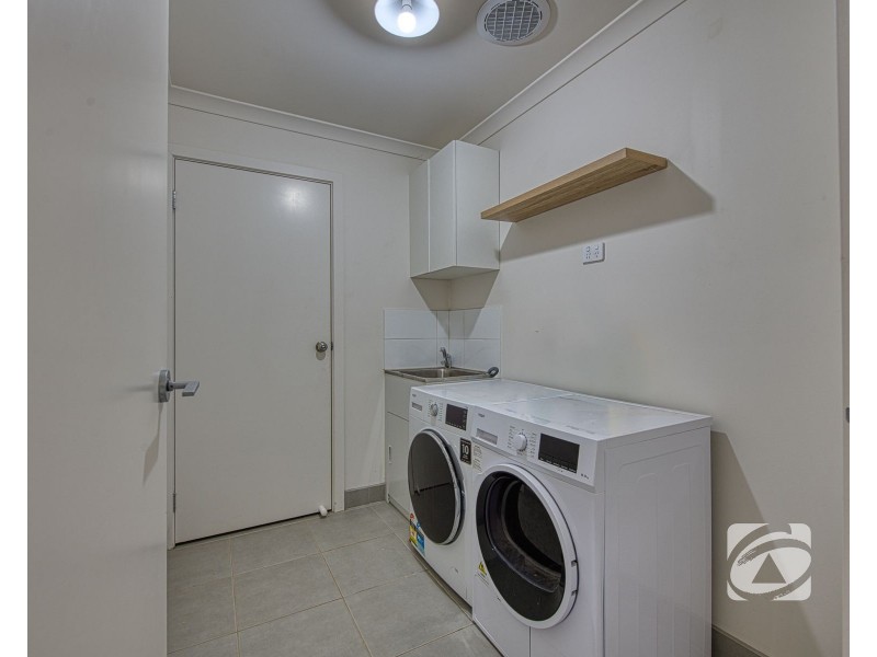 96 Ahern Road, Pakenham VIC 3810
