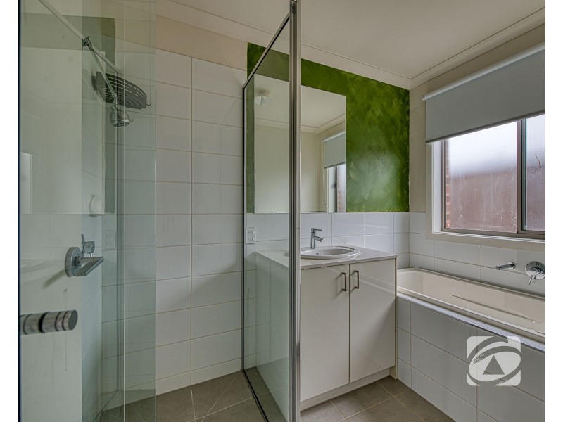 96 Ahern Road, Pakenham VIC 3810