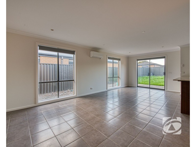 16 Seville Street, Pakenham VIC 3810