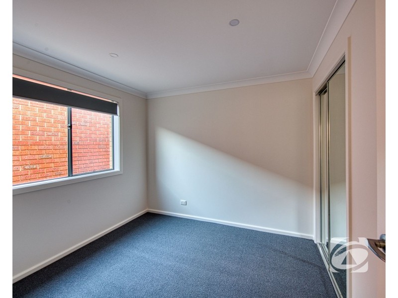 16 Seville Street, Pakenham VIC 3810