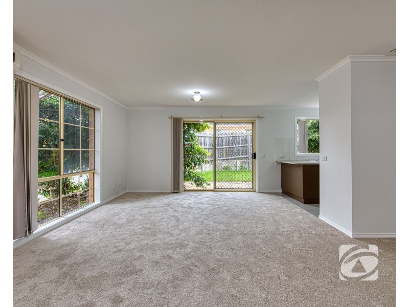 8/40 Army Road, Pakenham VIC 3810