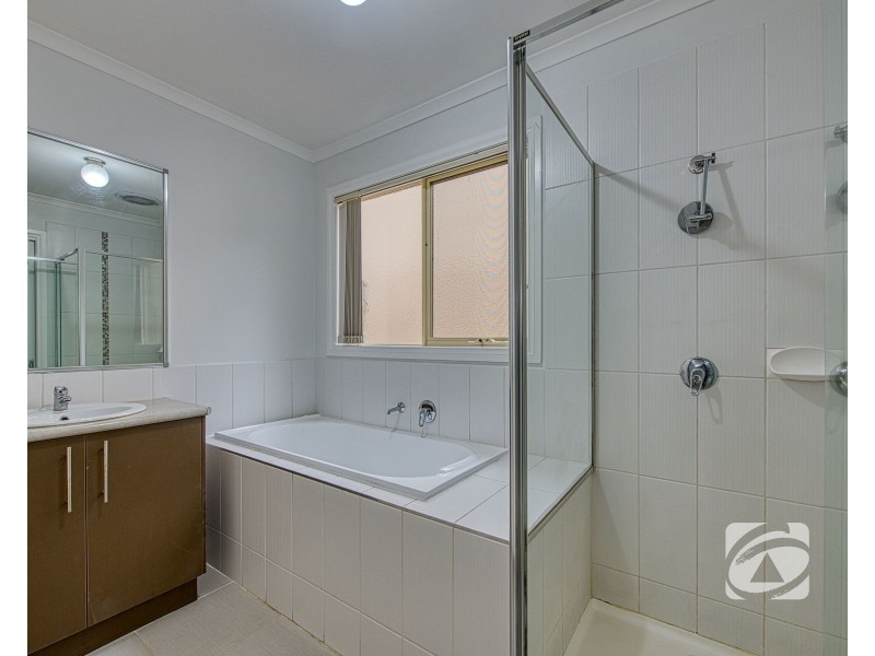 8/40 Army Road, Pakenham VIC 3810