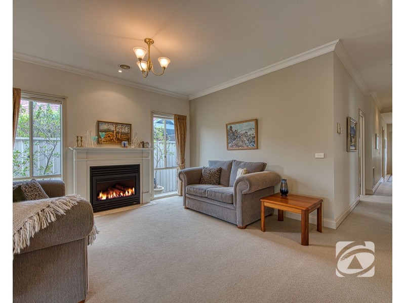 14 St Leonard Way, Pakenham VIC 3810