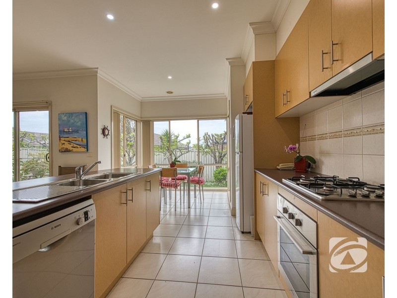 14 St Leonard Way, Pakenham VIC 3810