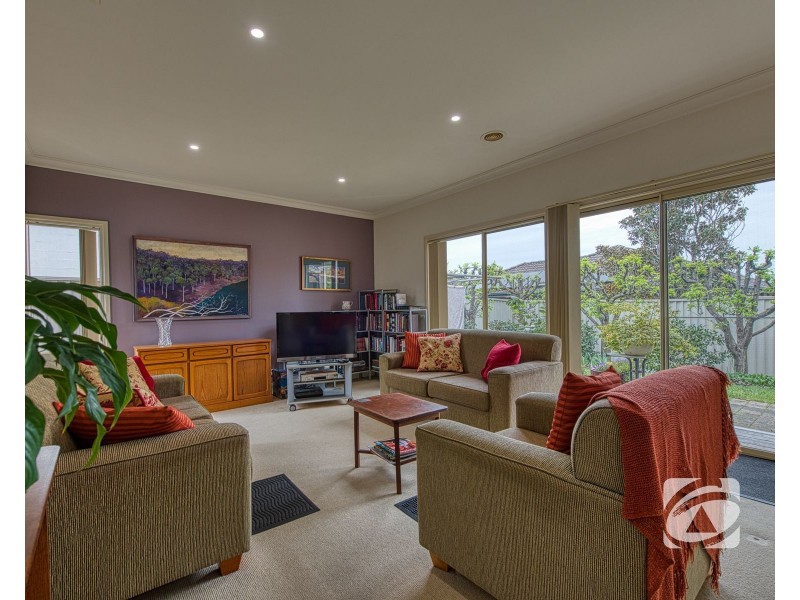 14 St Leonard Way, Pakenham VIC 3810
