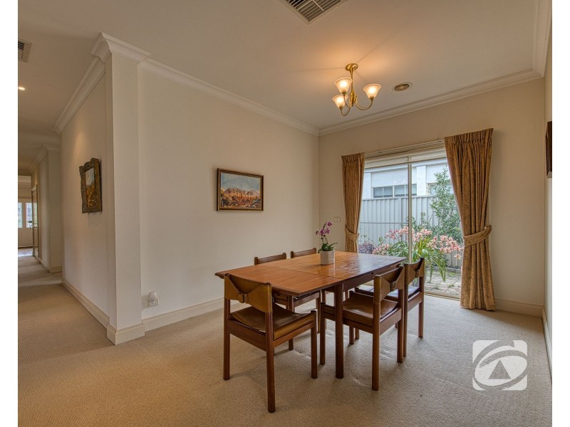 14 St Leonard Way, Pakenham VIC 3810