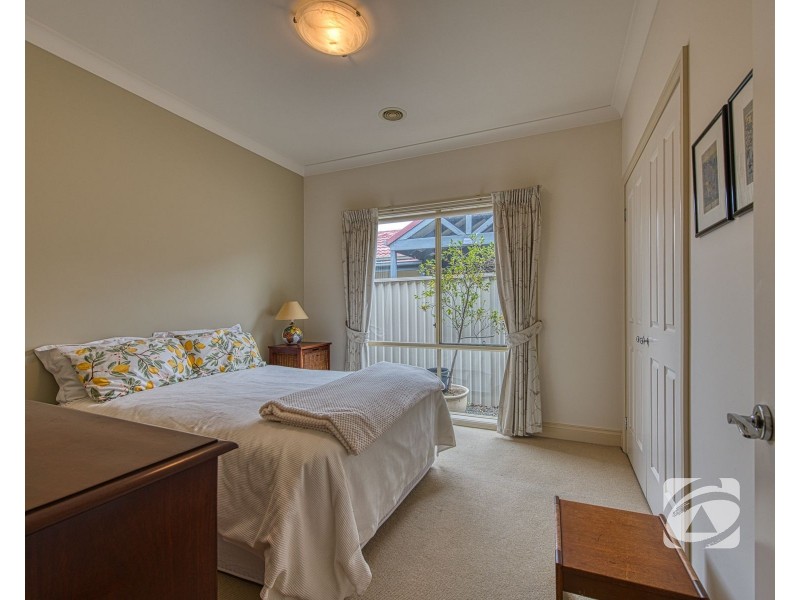 14 St Leonard Way, Pakenham VIC 3810
