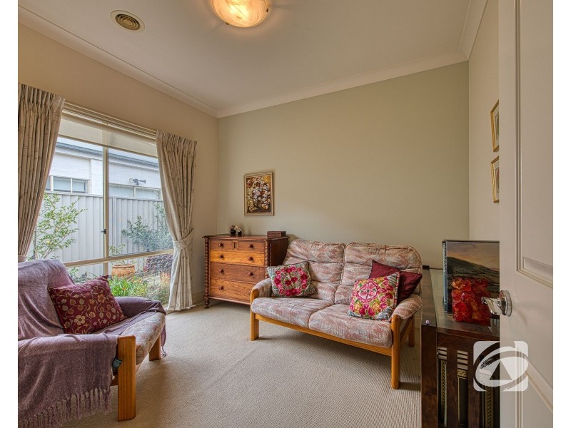 14 St Leonard Way, Pakenham VIC 3810