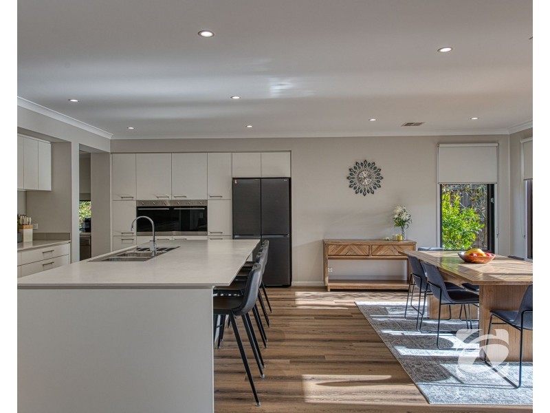 5 Daley Court, Beaconsfield VIC 3807