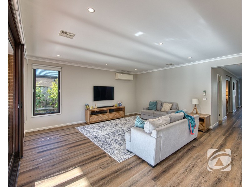 5 Daley Court, Beaconsfield VIC 3807