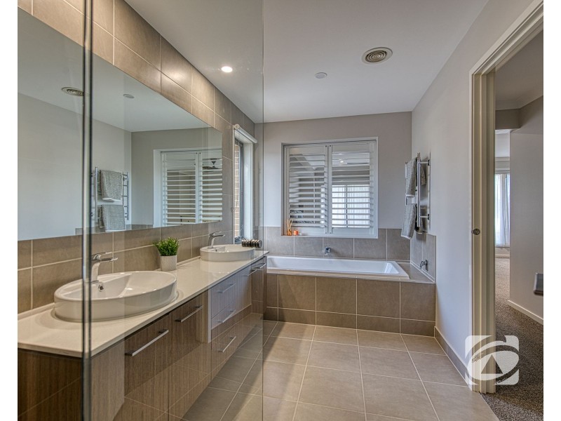 5 Daley Court, Beaconsfield VIC 3807