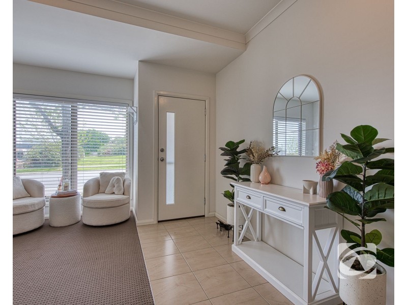 16 Annecy Lane, Pakenham VIC 3810