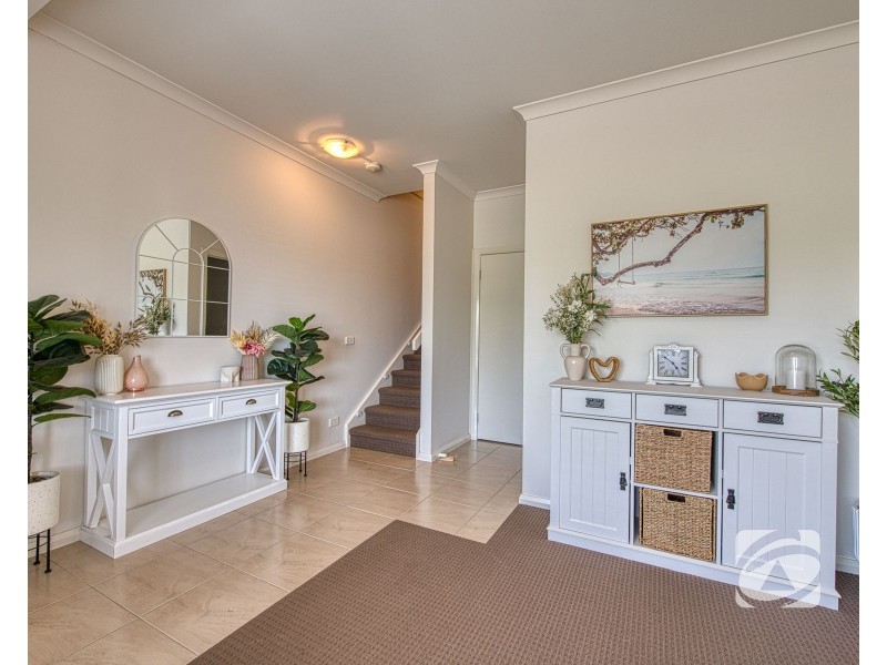 16 Annecy Lane, Pakenham VIC 3810