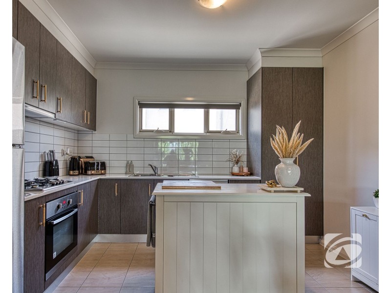 16 Annecy Lane, Pakenham VIC 3810