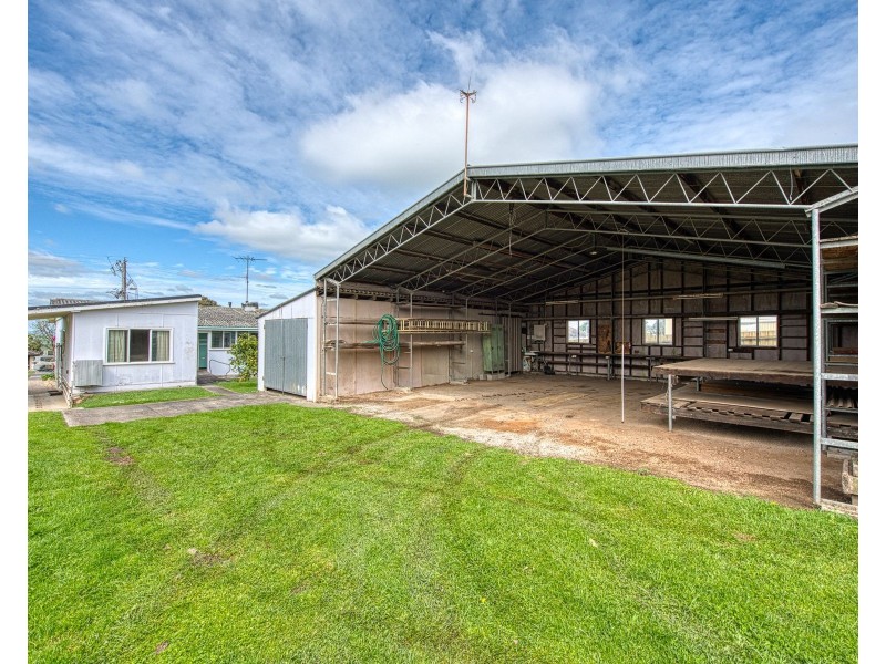 8 Archer Road, Garfield VIC 3814
