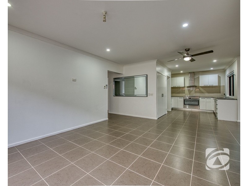 15 Moore Mews, Pakenham VIC 3810