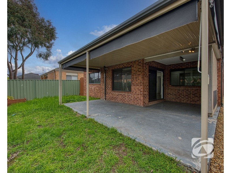 15 Moore Mews, Pakenham VIC 3810