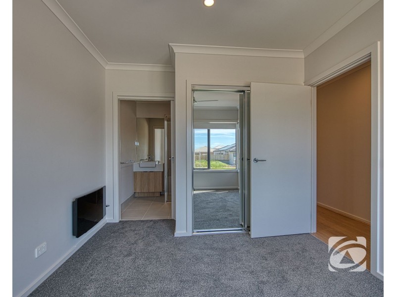 62 Annual Avenue, Pakenham VIC 3810
