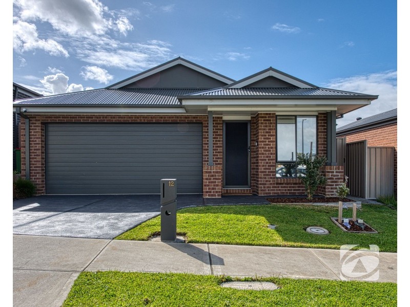 12 Talbot Drive, Pakenham VIC 3810