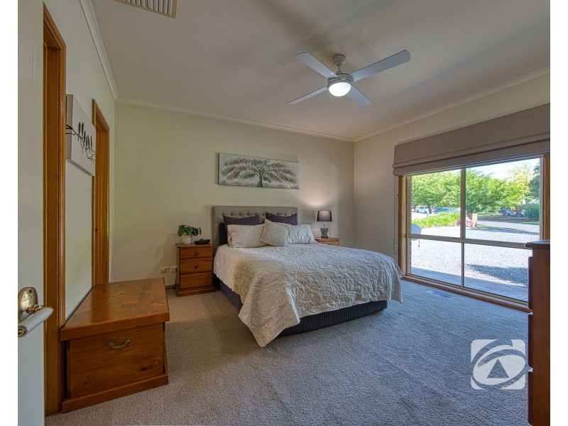 51-53 Warren Park Place, Narre Warren South VIC 3805