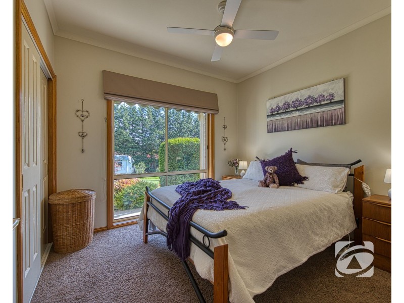 51-53 Warren Park Place, Narre Warren South VIC 3805