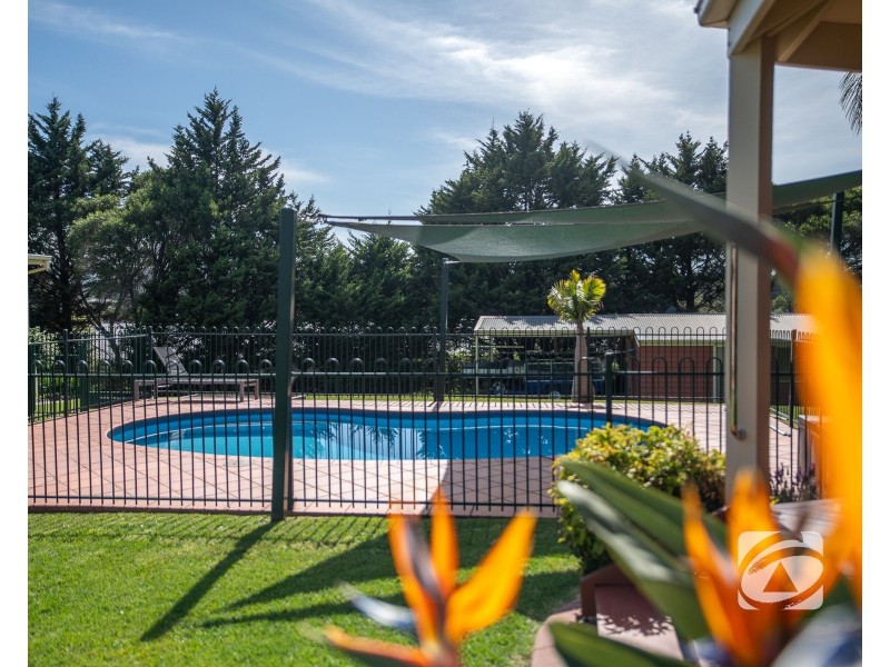 51-53 Warren Park Place, Narre Warren South VIC 3805