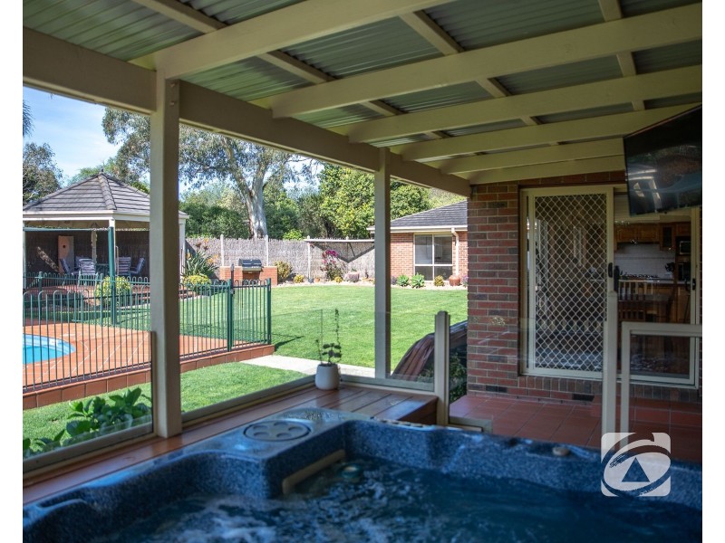 51-53 Warren Park Place, Narre Warren South VIC 3805