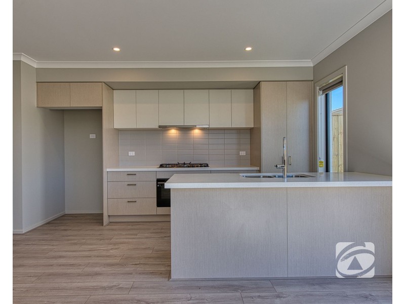 22 Mornington Crescent, Nar Nar Goon North VIC 3812