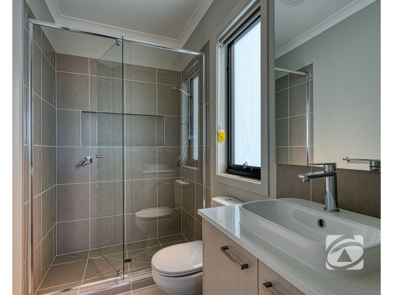 22 Mornington Crescent, Nar Nar Goon North VIC 3812