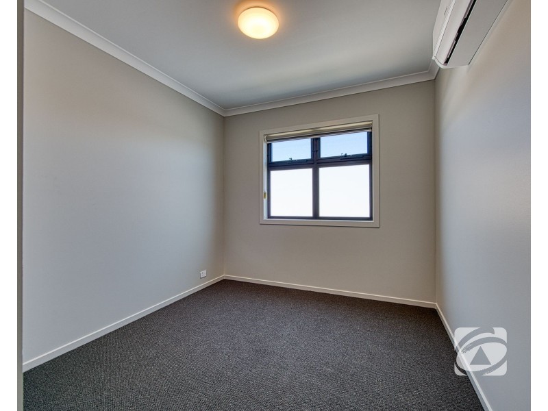 22 Mornington Crescent, Nar Nar Goon North VIC 3812