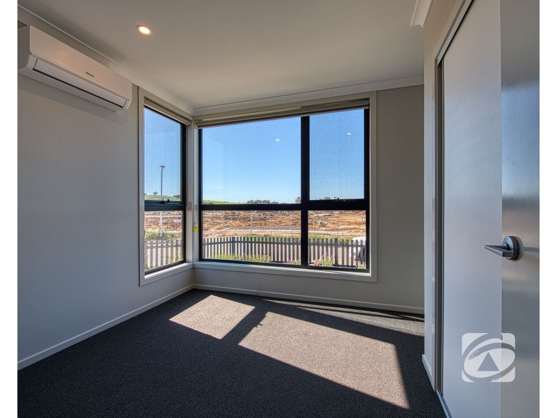 22 Mornington Crescent, Nar Nar Goon North VIC 3812