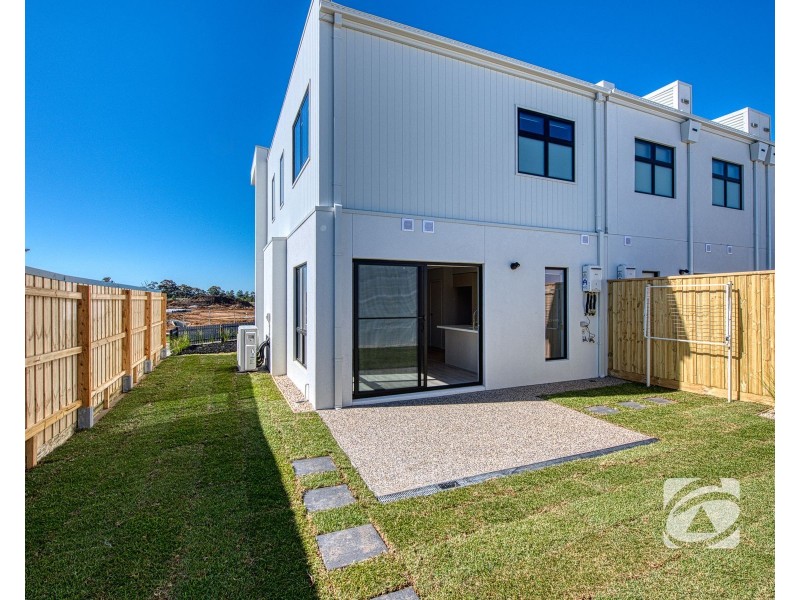 22 Mornington Crescent, Nar Nar Goon North VIC 3812