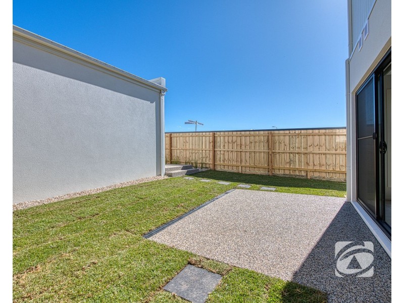 22 Mornington Crescent, Nar Nar Goon North VIC 3812