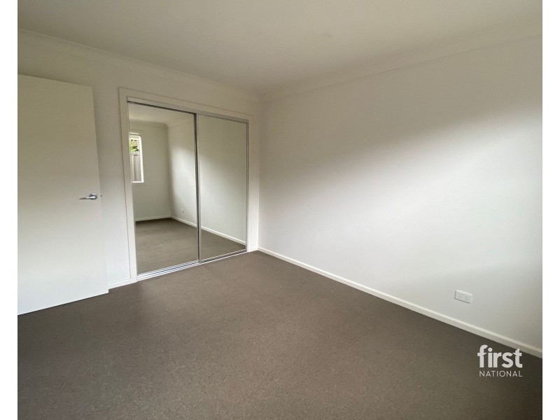 16 Chestnut Chase, Pakenham VIC 3810