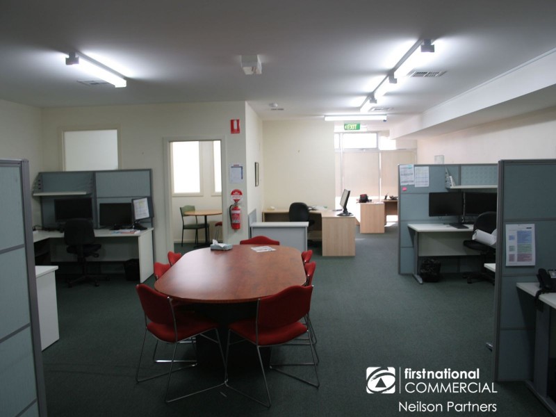 2/4 Stephenson Street, Pakenham VIC 3810