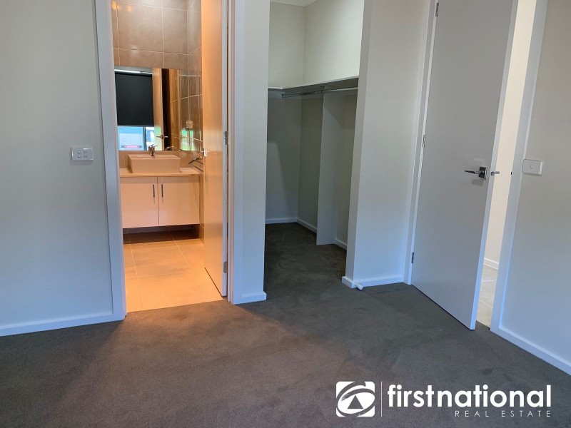 4 Hartney Avenue, Pakenham VIC 3810