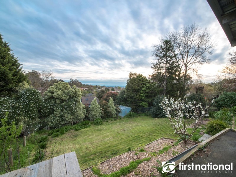 8 Inglis Road, Berwick VIC 3806