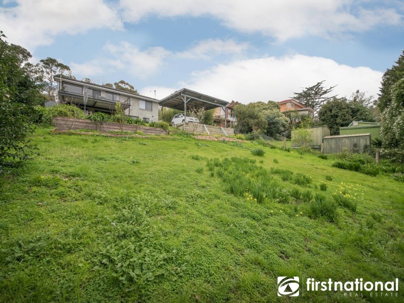 8 Inglis Road, Berwick VIC 3806